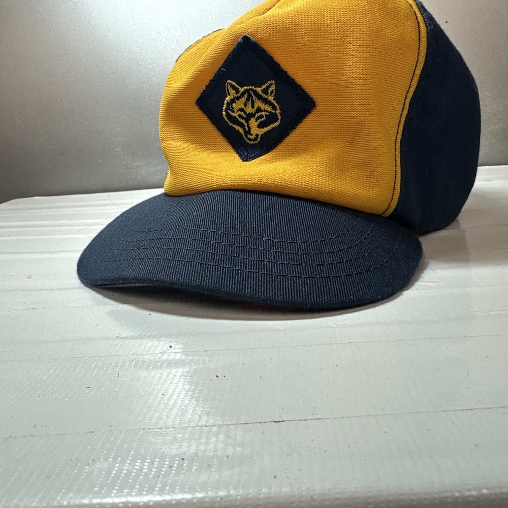 Vintage Boy Scouts CUB Scouts Hat Youth S/M Blue Gold Wolf Embroidered Snapback